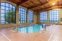 Holiday Inn Express & Suites CEDAR FALLS - WATERLOO by IHG - Hot Tub