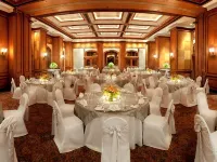 Taj Lands End Hotels near Khar
