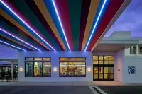 The Wayback, Pigeon Forge, A Tribute Portfolio Hotel - parking