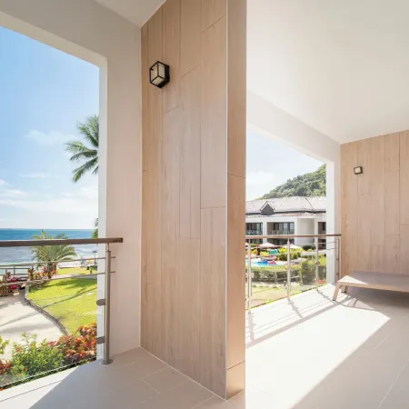 Cook's Bay Hotel & Suites