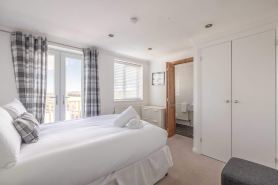 Host & Stay - Meadow Way