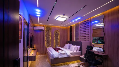 EWI SIGNATURE HOTELS & LOUNGE - 2-Star