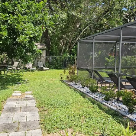 10 Minutes to Mineral Springs ;Large Private Pool ; Pet Friendly