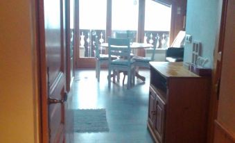 St Gervais, Home with A View. Dble Bedroom; Child Bed. Pkg. Central Quiet Venue