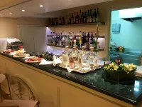 Ambassador Palace Hotel - bar