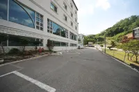 Uljin Baekam Springs Hotel - parking
