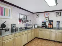 Howard Johnson by Wyndham Ft. Myers FL