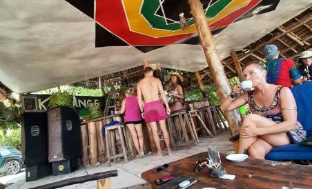 Kajibange Bar and Guesthouse - Housity