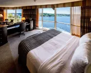 Clarion Lakeside Inn & Conference Centre