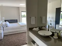 Amarè Beachside Luxury Отели в г. Алверстон