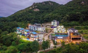 Bada-Dong Blue Road Town Pension