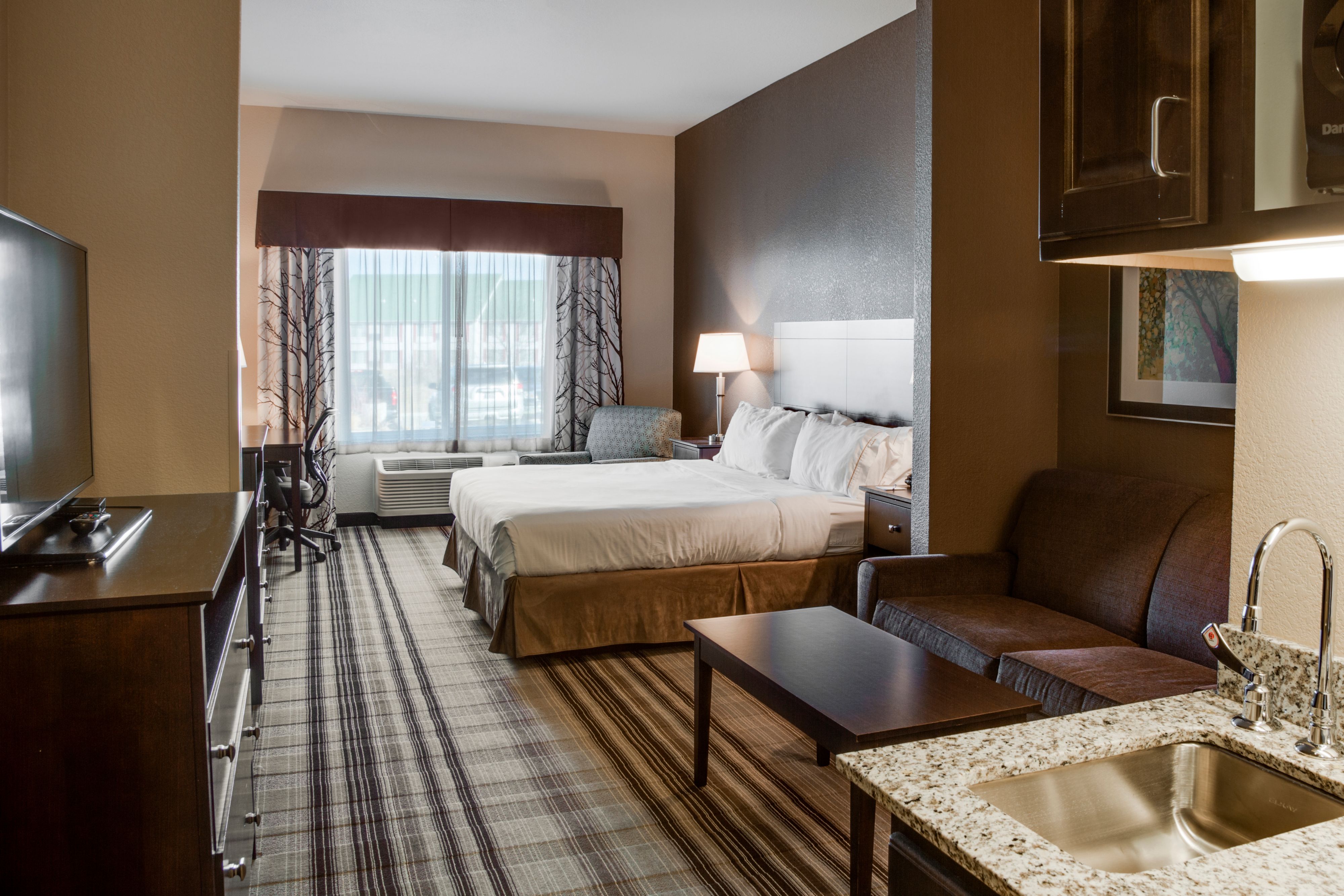 Holiday Inn Express & Suites Nevada, an Ihg Hotel