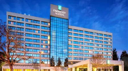 Embassy Suites by Hilton Santa Clara Silicon Valley Отели рядом с достопримечательностью «Калифорниас Грэйт Америка»