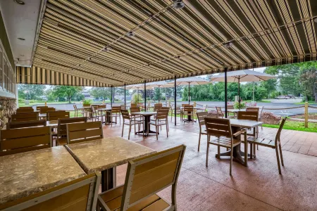 Best Western Plus Windjammer Inn  Conference Center