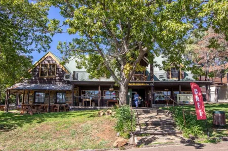 Gold Mine Guest House and Cafe