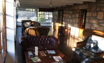 Rhodes Nyanga Hotel - Housity