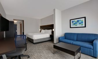 Holiday Inn Express & Suites Milwaukee - Brookfield