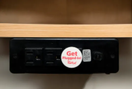 เรดรูฟอินน์ ดีทรอยต์ - โรสวิลล์/เซนต์แคลร์ชอร์ส