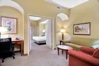 Holiday Inn Express & Suites DFW West - Hurst Các khách sạn gần The Hurst Conference Center