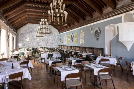 Parador de Cuenca Отели рядом с достопримечательностью «Museo de Arte Abstracto Espanol»