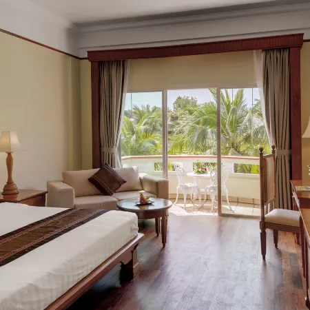 Sokha Beach Resort Отели рядом с достопримечательностью «Пляж Соха»