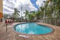Comfort Inn & Suites Orlando North - Pools