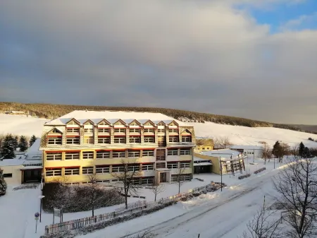 Hotel Miriquidi All Inklusive Отели рядом с достопримечательностью «Фихтельберг»