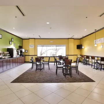 Sleep Inn & Suites University