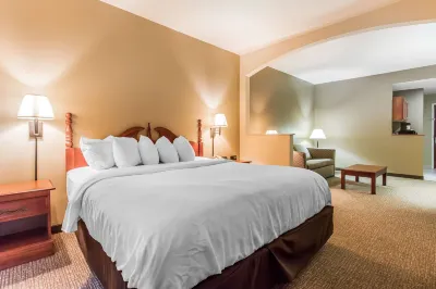 Quality Suites New Iberia Hotels near Reserve at Squirrel Run
