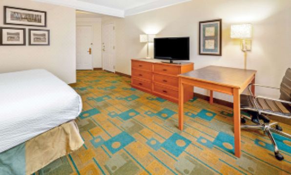 La Quinta Inn & Suites by Wyndham Salt Lake City Airport