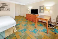 La Quinta Inn & Suites by Wyndham Salt Lake City Airport