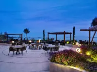 Hyatt Regency Istanbul Atakoy Отели рядом с достопримечательностью «Шубы Кожа Меха в Стамбуле LUXURY FUR COLLECTİON»