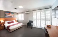 Ramada Hotel & Suites by Wyndham Sydney Cabramatta - Balkon
