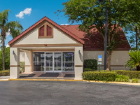 Red Roof Inn & Suites Brunswick I-95 Hotels in Dock Junction