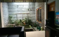 Comfy Room at Honey Guesthouse Syariah