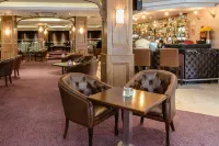 Academy Plaza Hotel - bar