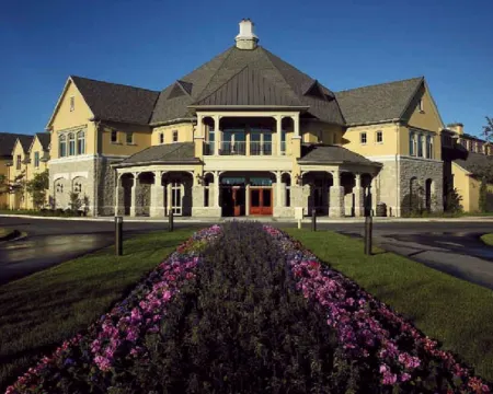 ザ ブロック ナイアガラ フォールズ フォールズビュー, タペストリー バイ ヒルトン ナイアガラの滝のホテル