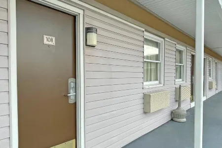 Red Carpet Inn Orchard Park Отели в г. Бласделл