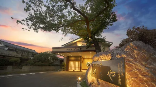 Menmentei Wataya Hotels in Yahiko