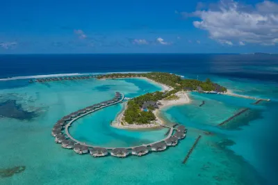 Cinnamon Dhonveli Maldives Hotels near Lankanfushi