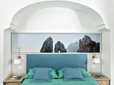 Albergo Gatto Bianco Hotels near Marina Piccola