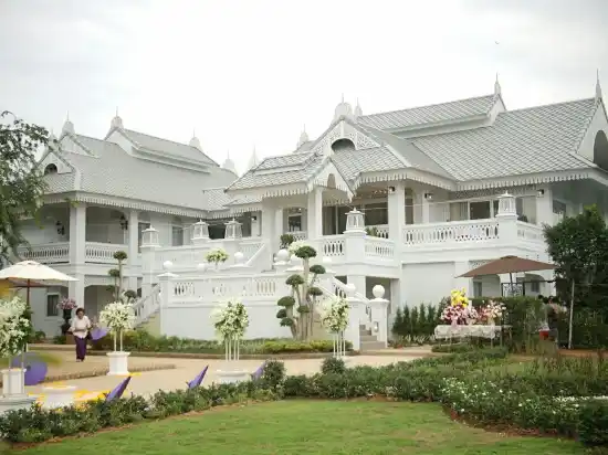 Nirvanan House Hotel Exterior