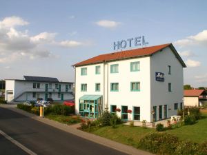 Hotel am Wiesenweg l 24h Check-IN