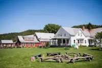 Lareau Farm Inn Hotels in Warren