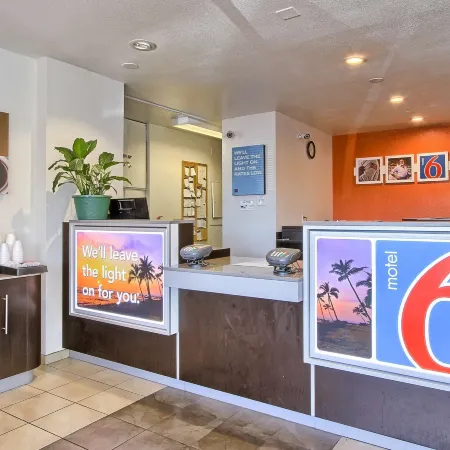 Motel 6 Tulare, CA
