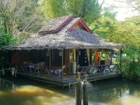 Pho Rak Nah Pai Hoteles cerca de Puente Memorial Pai