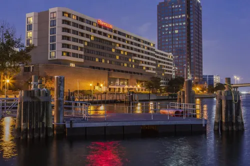 Sheraton Norfolk Waterside Hotel
