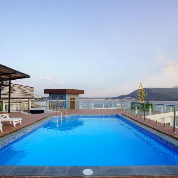 Intouch Riverside Hotel Отели в г. Паксе