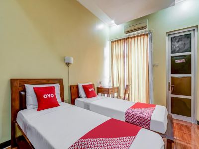 OYO 91036 Hotel Simpang Lima Gkpri