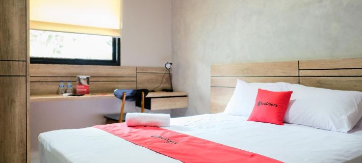 RedDoorz Near Trans Studio Mall Cibubur 3 โรงแรมในเดป๊อค